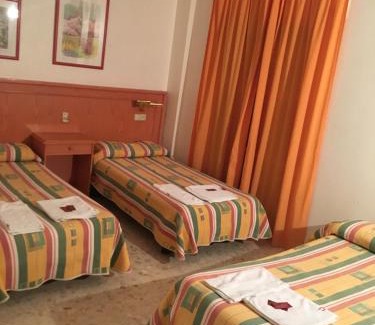 Santo Domingo House | Hostal Carlos III