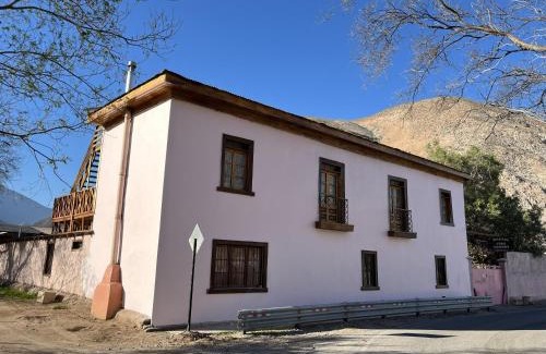 Vicuna House | Hostal Casa Rosada, Valle del Elqui