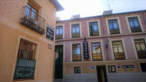 Segovia House | Hostal Don Jaime I y II
