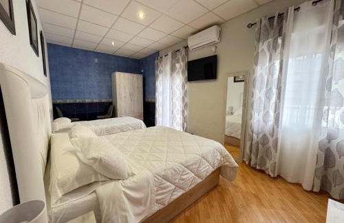 El Brillante House | Hostal El Brillante - Alojamientos El Duque