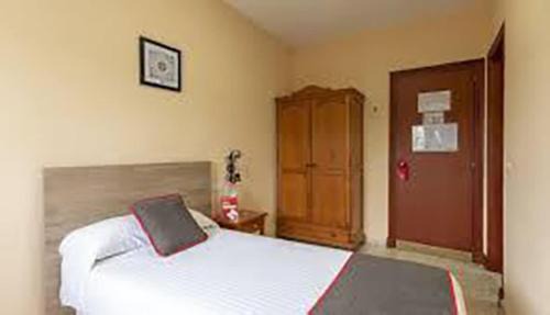 Utrera Hotel | HOSTAL-RESTAURANTE EL PAISANO