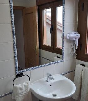 Herreruela de Oropesa House | Hostal LA SIERRA