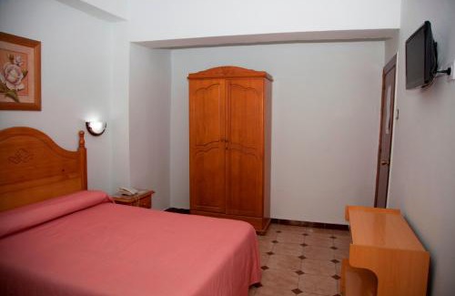 La Linea de la Concepcion House | Hostal París