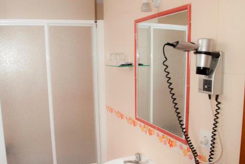 La Linea de la Concepcion House | Hostal París