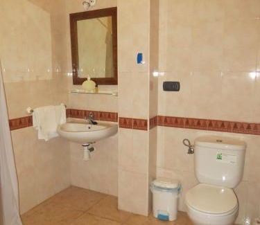 Benameji House | Hostal Restaurante Reina