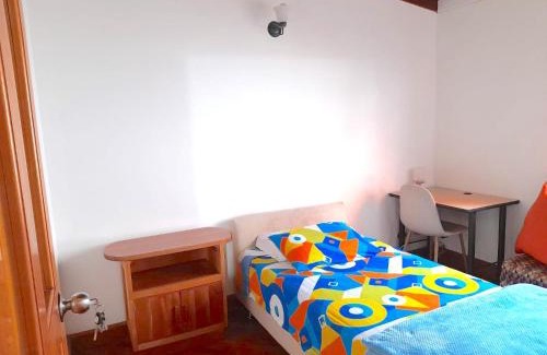 Suramericana House | Hostal Saveva Para Grupos Familias Estudiantes y Deportistas