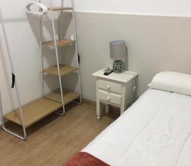 Almodovar del Rio House | Hostal VILLA CARBULA