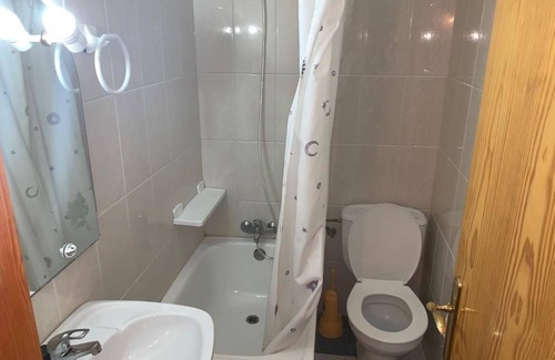 Guadahortuna House | Hostel Restaurant Leyvamar