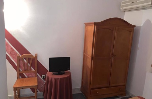 Guadahortuna House | Hostel Restaurant Leyvamar