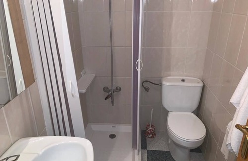 Guadahortuna House | Hostel Restaurant Leyvamar