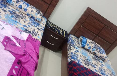 Gulshan-e-Iqbal House | HostHub Guest House Gulshan iqbal