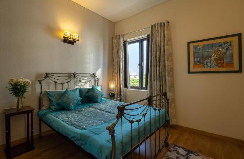 Sector 58 Apartment | Hostie Enigma - luxury 2BR apt near Golf Course Road