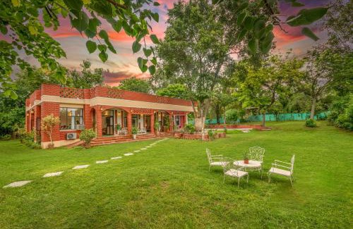 Gurugram House | Hostie Tranquil Greens farmhouse near Golf course road Gurgaon