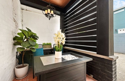 Lawrenceville House | ★ HostWise Stays ★ Designer's Dream - Parking - Soaker Tub, Location!