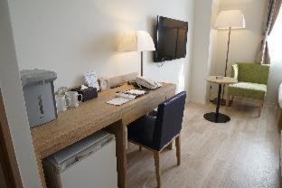 Ueno Resort | Hot Cross Point Santa Monica