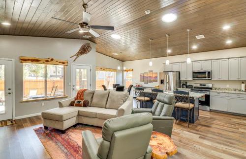 Show Low House | Hot Tub and Outdoor Living Relaxing Show Low Cabin
