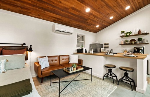 Stanton Cabin | Hot Tub Escape | Modern Cabin | Sleep 3 | Fire Pit