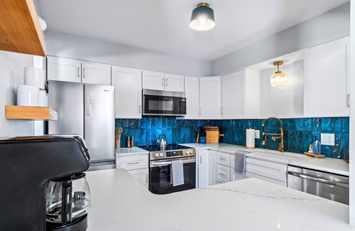 Northwest Akron Apartment | *Hot Tub, Game Room, 4 Bedrooms, Gorgeous Remodel*