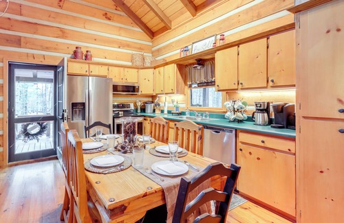 Dial Cabin | Hot Tub & Games: Ridgetop Cabin in Blue Ridge!