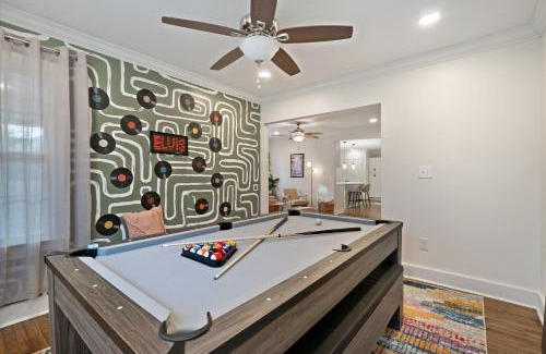 Joffre House | Hot Tub & Pool Table Mins to Beale Renovated
