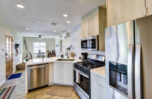 Yucca Valley House | Hot Tub, Yard & Fire Pit: Joshua Tree Home!