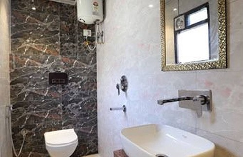 Old Delhi Hotel | Hotel Amrit Near Old Delhi Railway Station