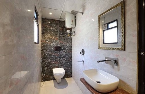 Old Delhi Hotel | Hotel Amrit Near Old Delhi Railway Station