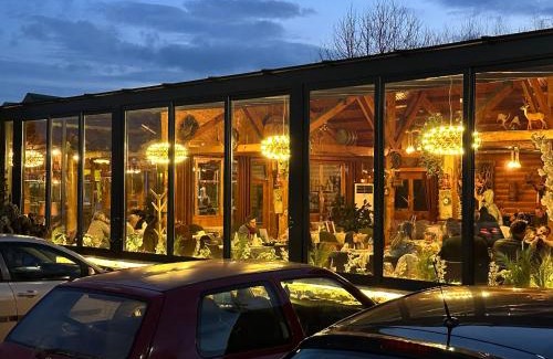 Vitomiricë Hotel | Hotel Antika