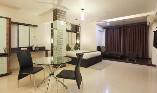 GIDC Hotel | Hotel Apple Inn Vapi