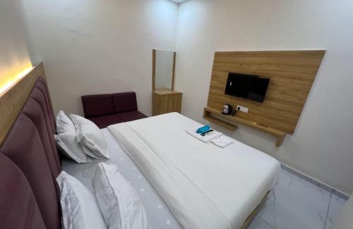 Satellite Hotel | Hotel Apple View,Ahmedabad