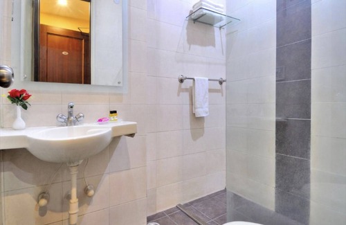 Karol Bagh Hotel | Hotel Aster Inn