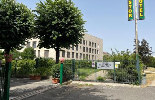 Buon Pastore-Sant'Agnese-San Damaso Hotel | Hotel Astor