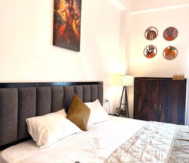 Allahabad Hotel | HOTEL ATULYAM STAYs PREMIUM