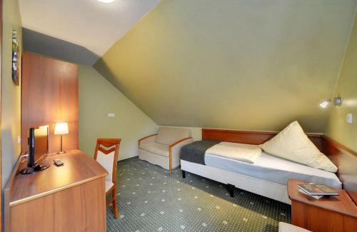 Bierutowice Hotel | Hotel Belweder - przy hotelu Golebiewski
