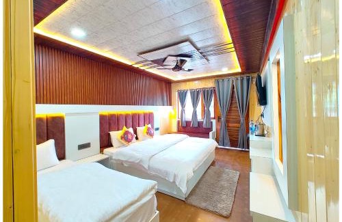 Nainital Hotel | Hotel Bhavna Palace Near Naini Lake View And Mall Road