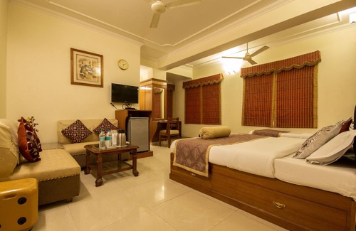 Karol Bagh Hotel | Hotel C Park Inn
