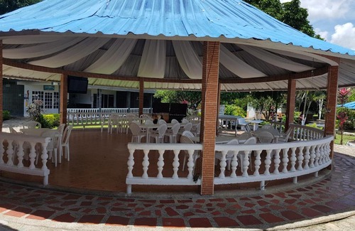 Apiay Hotel | Hotel Campestre Kosta Azul