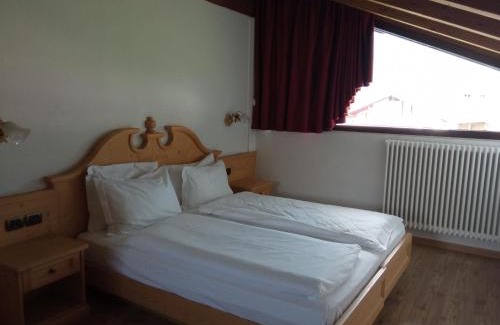 Transacqua Hotel | Hotel Castel Pietra