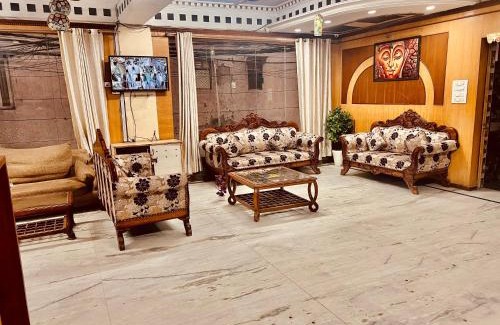 South West Hotel | Hotel Caves Inn Plaza Near IGI Airport