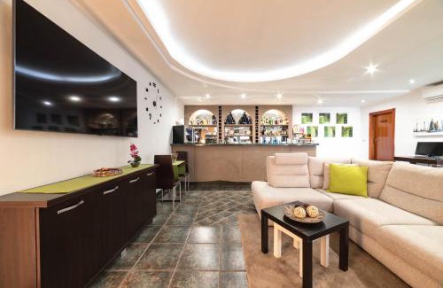 Casavatore Hotel | Hotel Cesirja