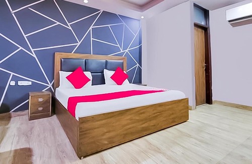 Delhi Hotel | Hotel Classic - Hazrat Nizamuddin Railway Station