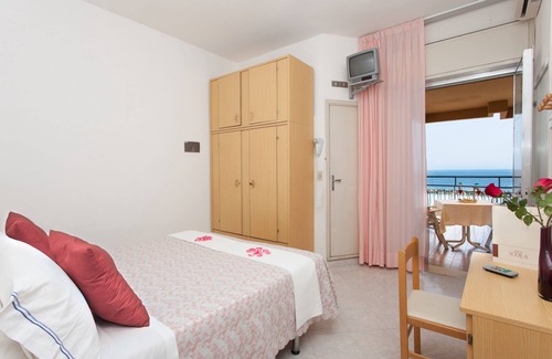 Cagnona Hotel | HOTEL COLA FRONTEMARE