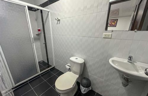 Puerto Triunfo Hotel | HOTEL COLONIAL santorini colombiano