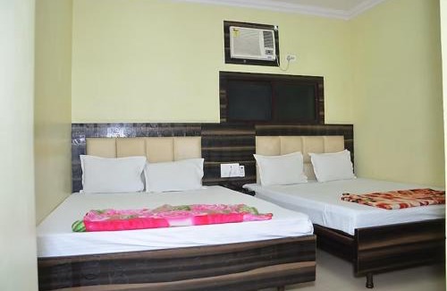 Kolkata Hotel | Hotel Dev Guest House Howrah Kolkatav - Excellent Stay with Family, Parking Facilities