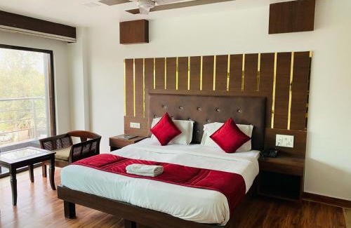 East of Kailash Hotel | Hotel Downtown - East of Kailash