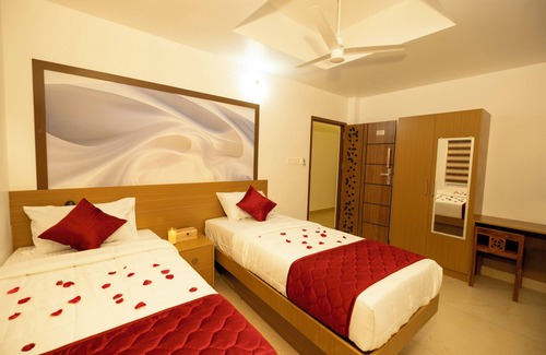 Thrissur Bed & Breakfast | Hotel Eden Palace