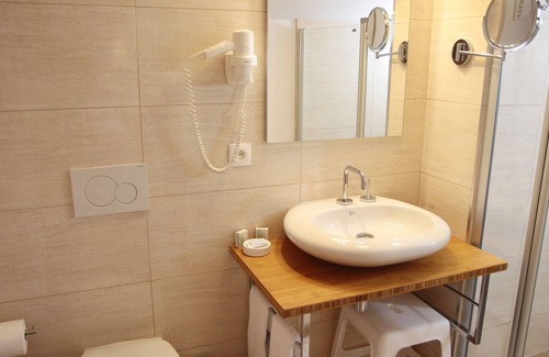 Huy Hotel | Hotel - Ferme du Chateau D'ahin