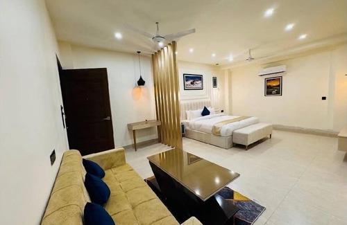 Gulshan-E-Jamal Hotel | Hotel Four Square