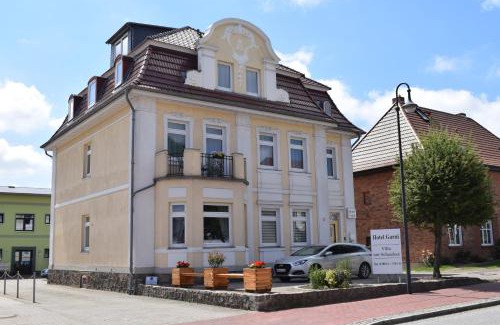 Zarrentin am Schaalsee Hotel | Hotel Garni "Villa am Schaalsee"