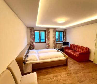 Vipiteno Historic Center Hotel | Hotel Goldenes Kreuz - since 1605